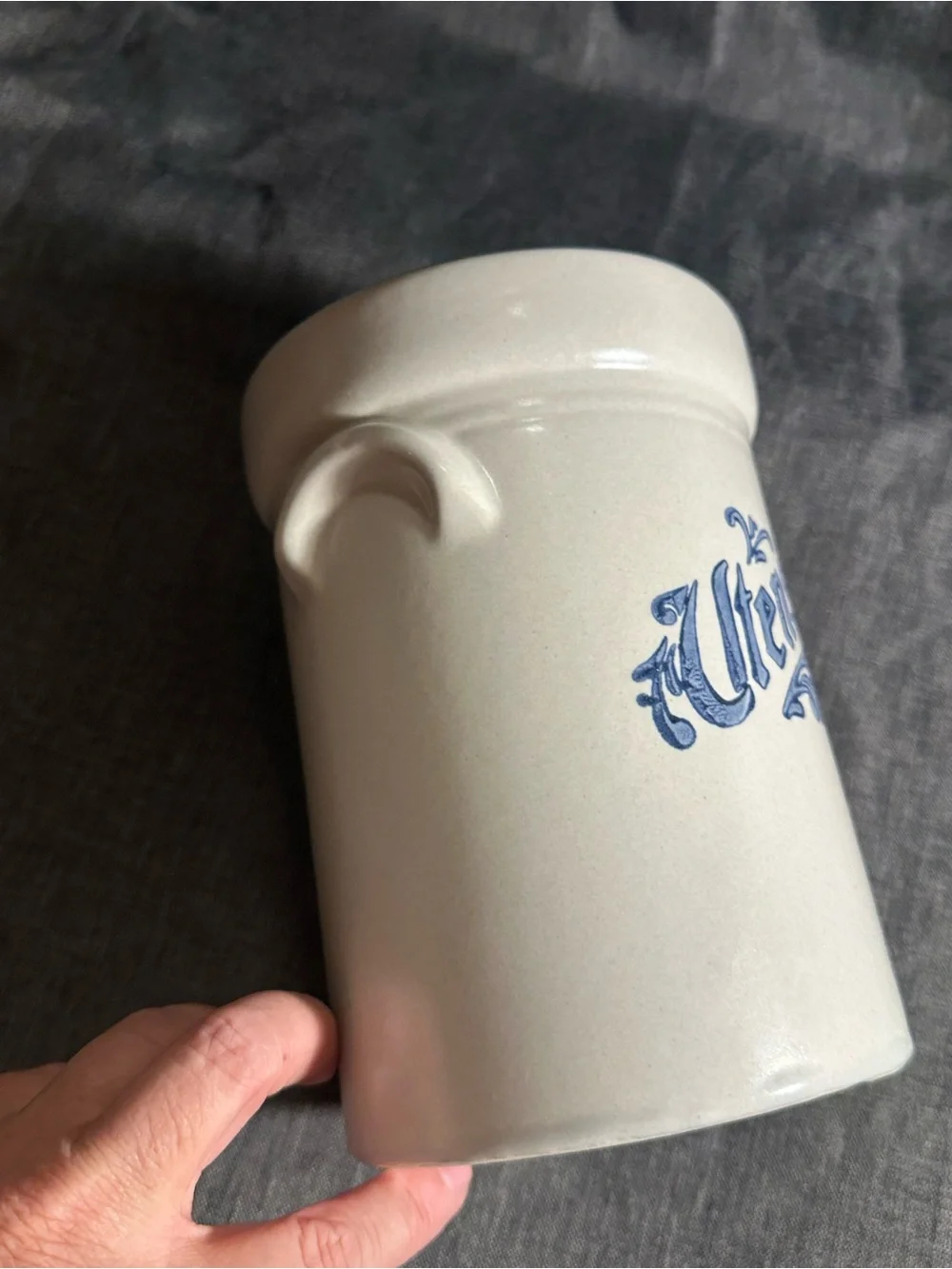 Pfaltzgraff Cream and Blue Utensil Crock